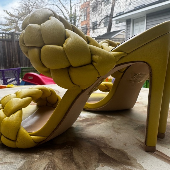 Steve Madden Yellow Braided Women's Heels - Picture 3 of 4